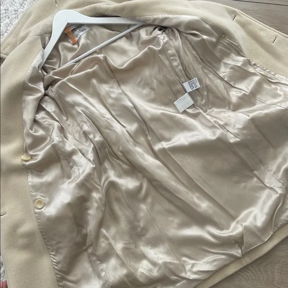 MaxMara Madame Ivory/Beige 100% Wool Coat - Picture 9 of 12